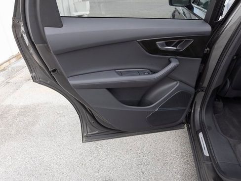 Used 2024 Audi Q7 3.0T Premium Plus image 16