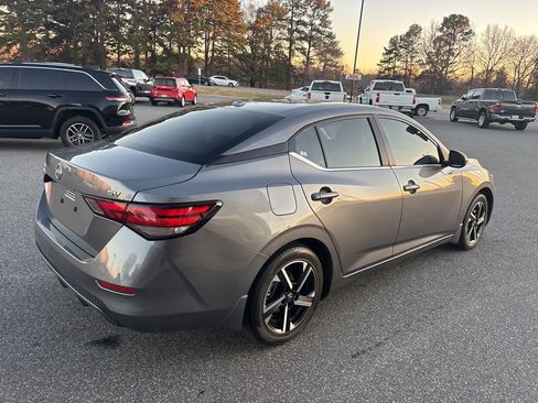 Used 2024 Nissan Sentra SV image 8