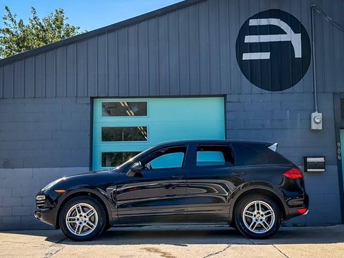 Used 2014 Porsche Cayenne Diesel AWD/4WD image 3