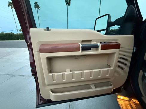 Used 2011 Ford F250 King Ranch w/ FX4 Off Road Pkg image 17