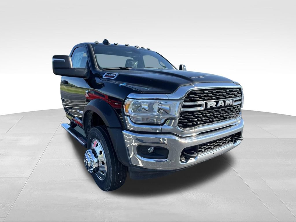 New 2024 RAM 5500 4x4 Regular Cab image 9