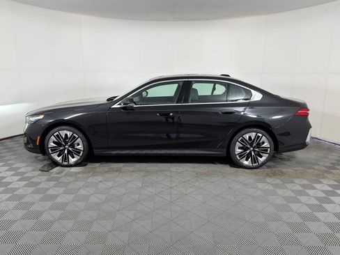 Used 2026 BMW 530i w/ Premium Package RWD image 2