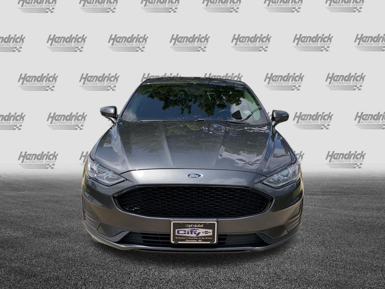 Used 2019 Ford Fusion SE FWD image 3