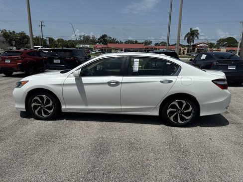Used 2017 Honda Accord EX image 9