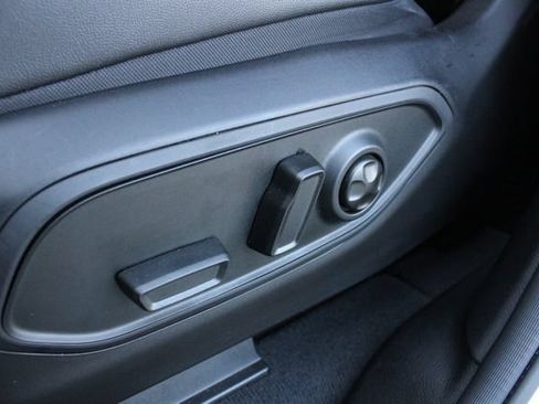 Used 2024 Jeep Grand Cherokee Limited w/ Luxury Tech Group II AWD/4WD image 3