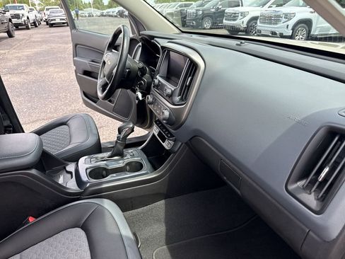 Used 2022 Chevrolet Colorado Z71 AWD/4WD image 36