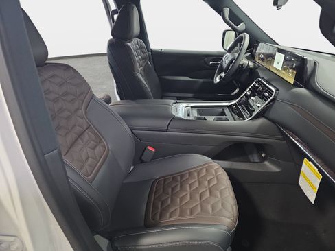 New 2026 Nissan Armada Platinum AWD/4WD image 10