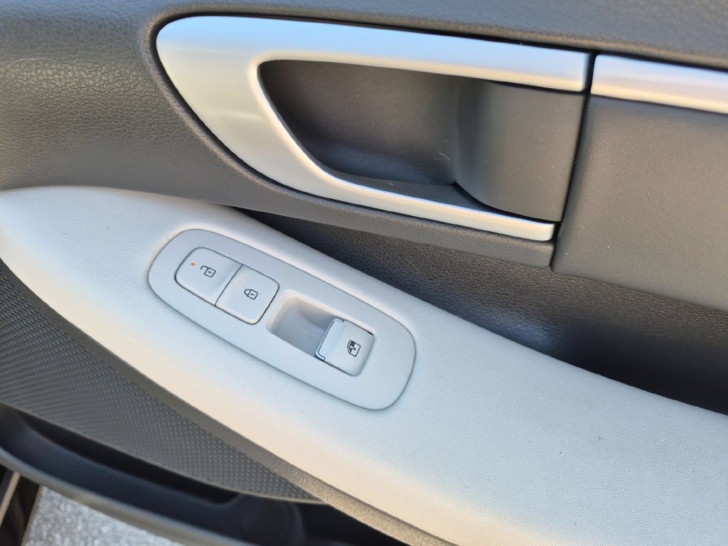 Used 2025 Hyundai Sonata SEL FWD image 33