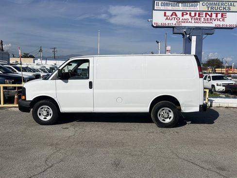 Used 2011 Chevrolet Express 2500 image 2