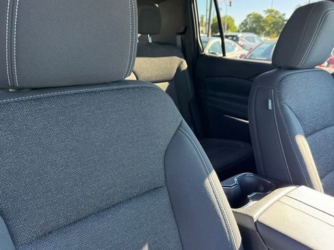 New 2025 Chevrolet Traverse LT image 7