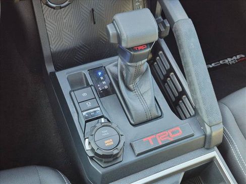 Used 2024 Toyota Tacoma TRD Sport AWD/4WD image 15