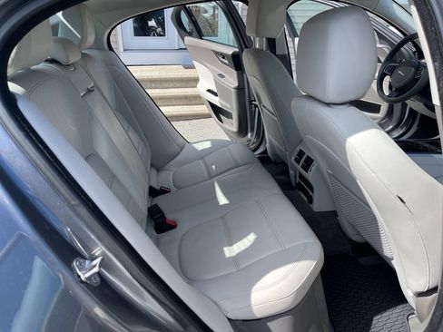 Used 2017 Jaguar XE Prestige AWD/4WD image 22