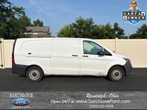 Used 2023 Mercedes-Benz Metris image 1