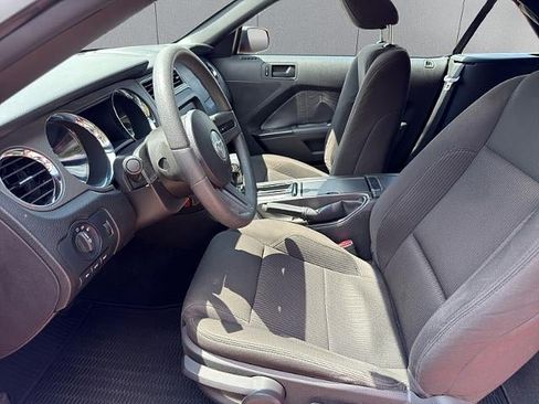Used 2012 Ford Mustang Convertible RWD image 21