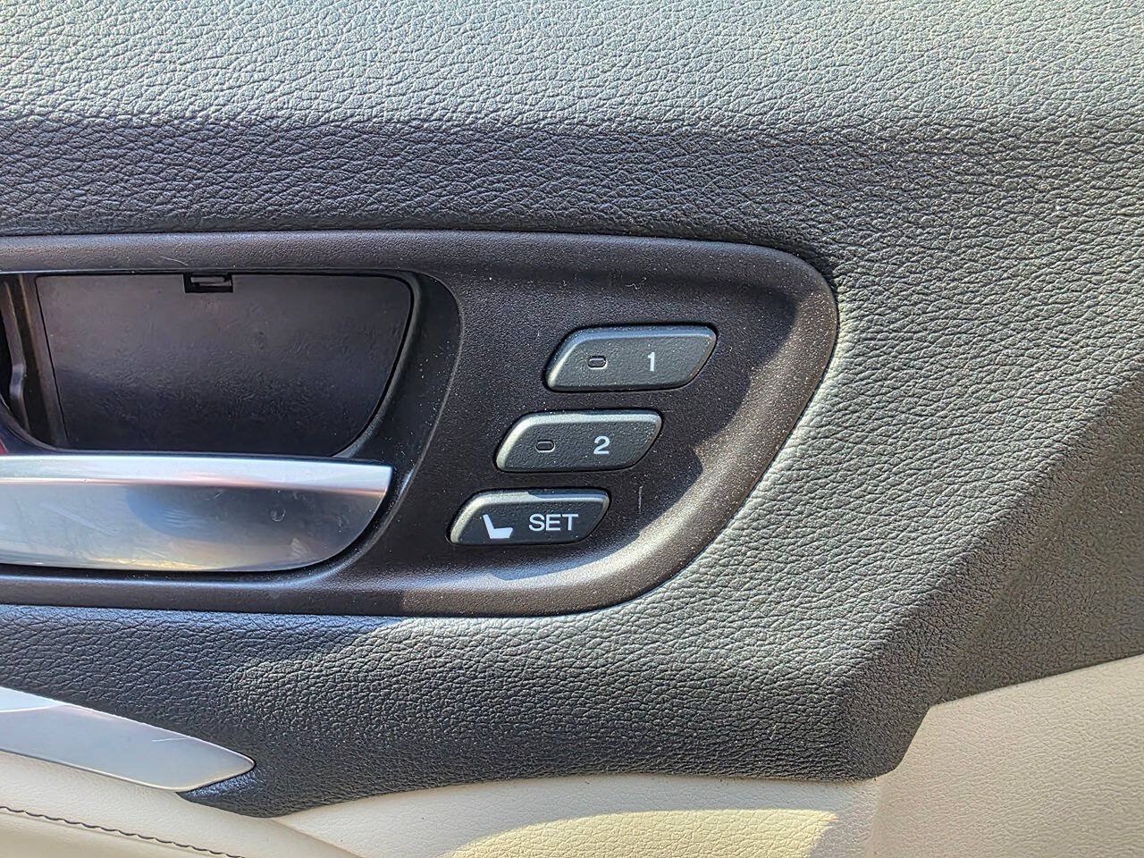 Used 2019 Acura MDX w/ Advance Package FWD image 11