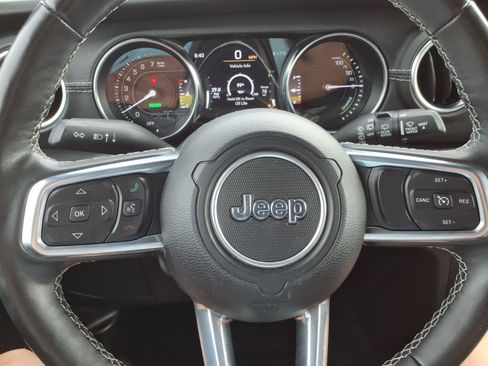 Used 2021 Jeep Wrangler Unlimited Sahara w/ Cold Weather Group AWD/4WD image 16
