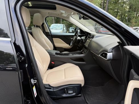 Used 2019 Jaguar F-PACE Premium image 26