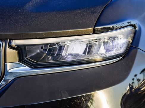 New 2025 Jeep Grand Cherokee Laredo X w/ Luxury Tech Group I image 5