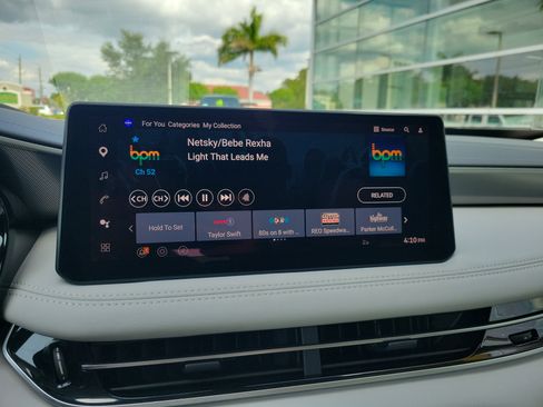 Certified 2026 INFINITI QX60 Luxe w/ Family Package FWD image 23