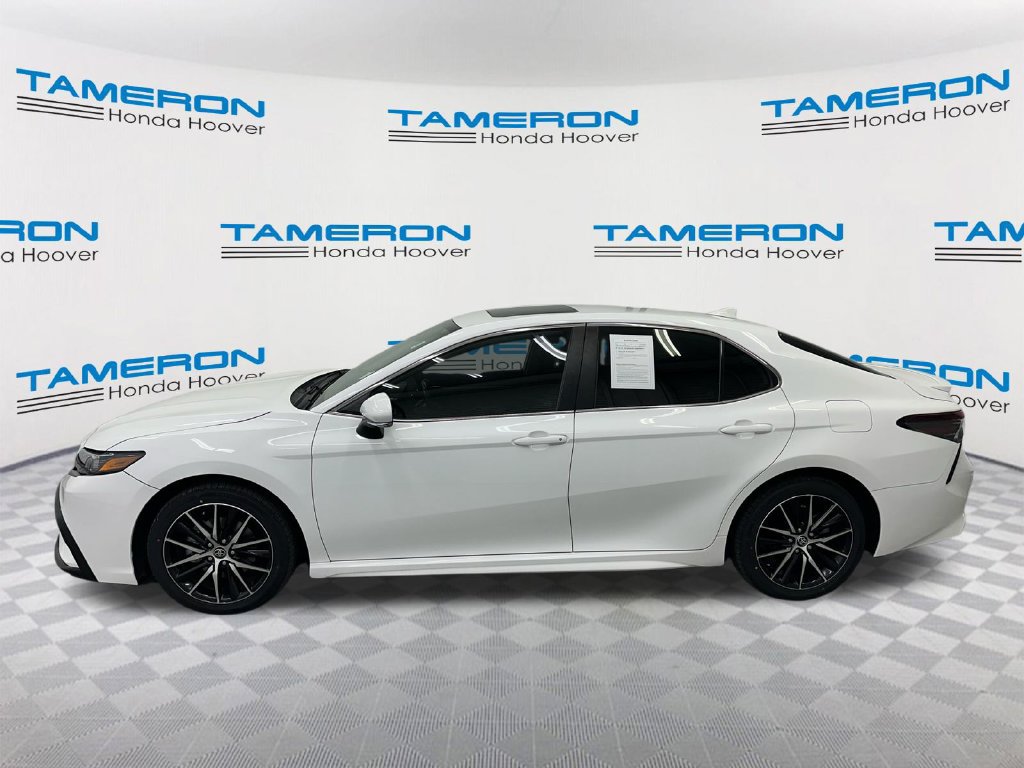 Used 2024 Toyota Camry SE FWD image 2