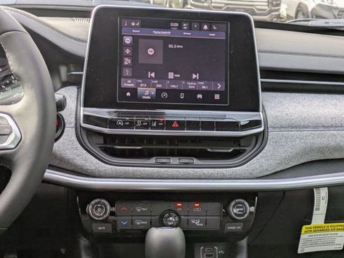 New 2026 Jeep Compass Latitude image 16