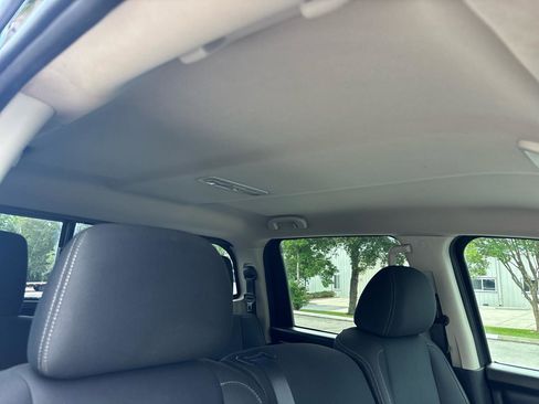 Used 2018 Nissan Titan SV RWD image 18