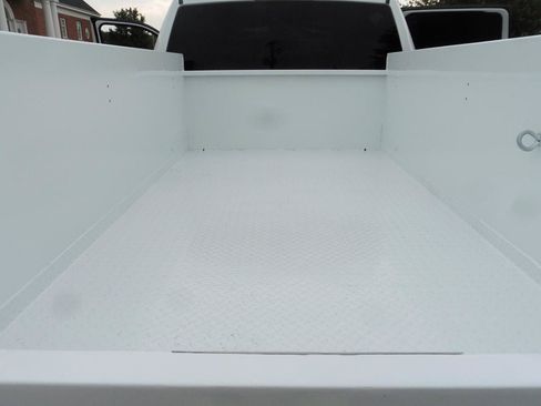 Used 2022 RAM 2500 Tradesman w/ Chrome Appearance Group RWD image 17