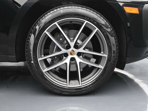New 2026 Porsche Macan AWD/4WD image 24