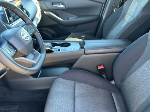 Certified 2025 Nissan Rogue SV image 13