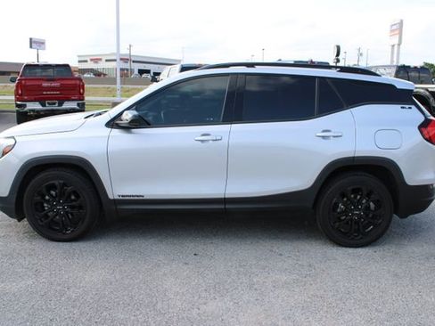 Used 2021 GMC Terrain SLE w/ Elevation Edition FWD image 9