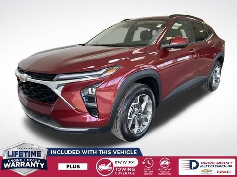 Used 2025 Chevrolet Trax LT FWD image 4