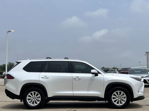 Used 2026 Toyota Grand Highlander AWD image 3