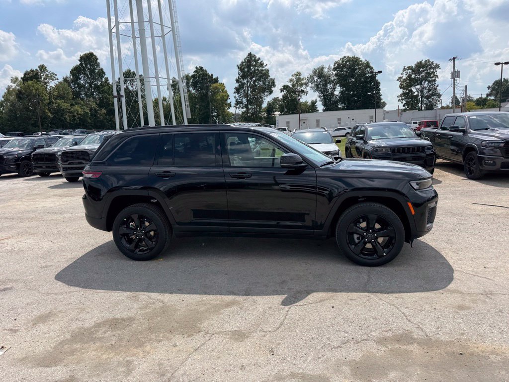 New 2027 Jeep Grand Cherokee Limited AWD/4WD image 5