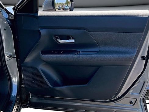 Certified 2025 Nissan Kicks SV FWD image 25