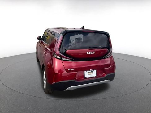 Used 2025 Kia Soul LX w/ LX Technology Package FWD image 11