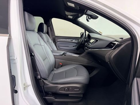 Used 2023 Buick Enclave Essence FWD image 31