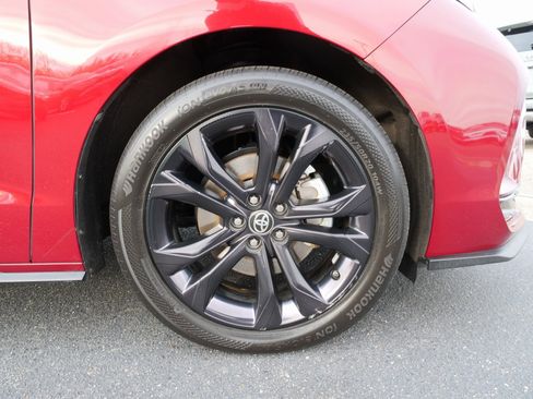 Used 2023 Toyota Sienna XSE image 11