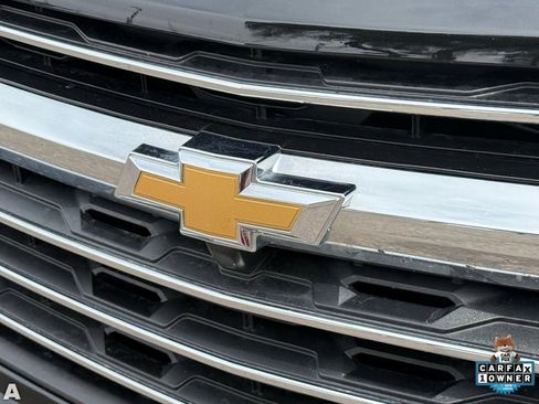 Used 2025 Chevrolet Traverse LT AWD/4WD image 33