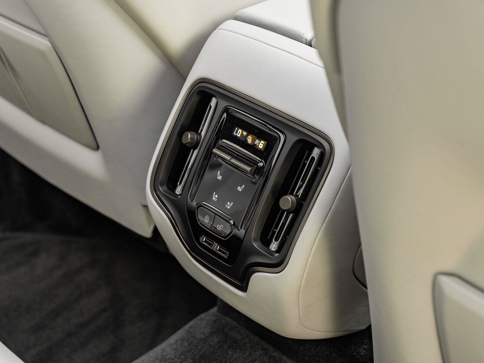 Used 2025 Aston Martin DBX 707 AWD/4WD image 43