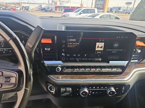 Used 2024 GMC Sierra 2500 SLE image 17