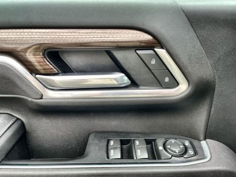 Used 2025 Chevrolet Silverado 2500 LT w/ Convenience Package image 17