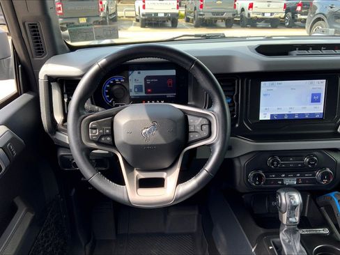Used 2022 Ford Bronco Black Diamond AWD/4WD image 8