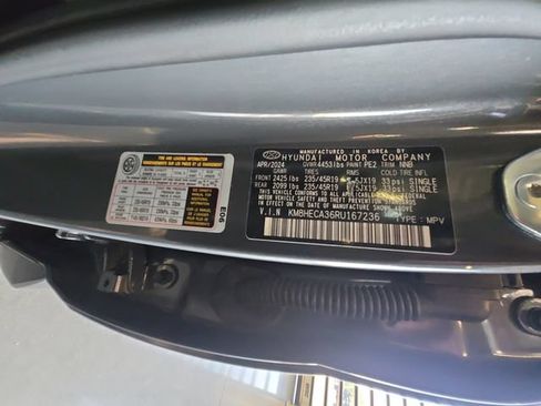 Used 2024 Hyundai Kona Limited AWD/4WD image 25