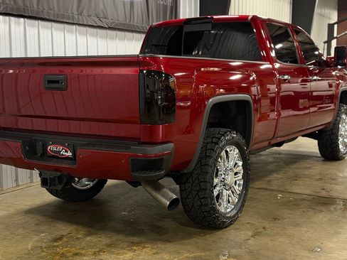 Used 2018 GMC Sierra 2500 Denali w/ Duramax Plus Package AWD/4WD image 3