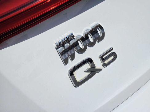 Used 2018 Audi Q5 2.0T Premium Plus w/ Premium Plus Package AWD/4WD image 11