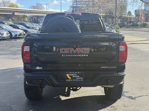 Used 2024 GMC Canyon AT4X w/ AT4X AEV Edition image 10