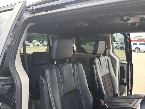 Used 2019 Dodge Grand Caravan SXT w/ Driver Convenience Group FWD image 66
