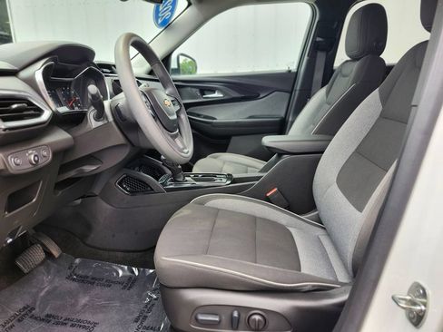 Used 2023 Chevrolet TrailBlazer LT w/ Convenience Package AWD/4WD image 16