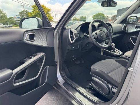 Certified 2025 Kia Soul LX w/ LX Technology Package FWD image 13