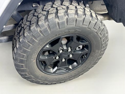 Used 2023 Jeep Gladiator Sport image 27